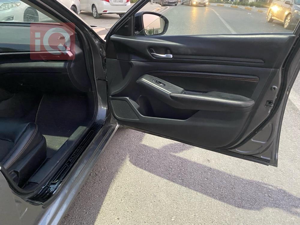 نيسان ألتيما